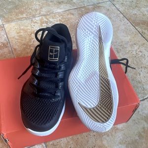 Nike vapor x women’s tennis shoes size 5 New